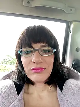 Snapshot of Emyly83 chatting on October 21, 2025, 10:03 am Emyly83 online show from October 21, 2025, 10:03 am