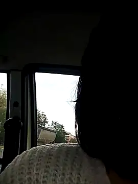 Snapshot of Emyly83 chatting on October 5, 2025, 7:43 am Emyly83 online show from October 5, 2025, 7:43 am