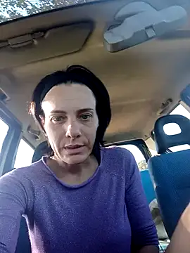 Snapshot of Emyly83 chatting on October 10, 2025, 1:45 pm Emyly83 online show from October 10, 2025, 1:45 pm