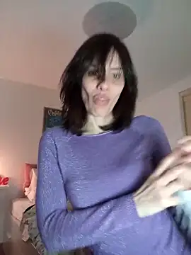 Snapshot of Emyly83 chatting on March 12, 2026, 12:20 pm Emyly83 online show from March 12, 2026, 12:20 pm