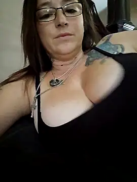 angelbaby1998 online show from November 20, 2025, 5:35 pm