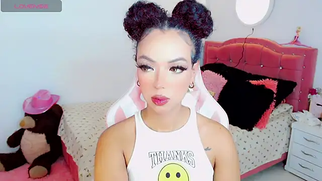 Tanedra collings online show from October 19, 2025, 12:57 am