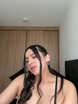 Nicollemays online show from May 2, 2026, 4:23 pm