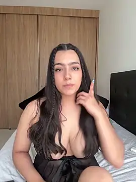 Nicollemays online show from May 15, 2026, 5:11 pm
