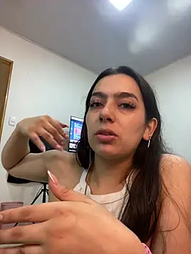 Nicollemays online show from March 22, 2025, 12:14 pm