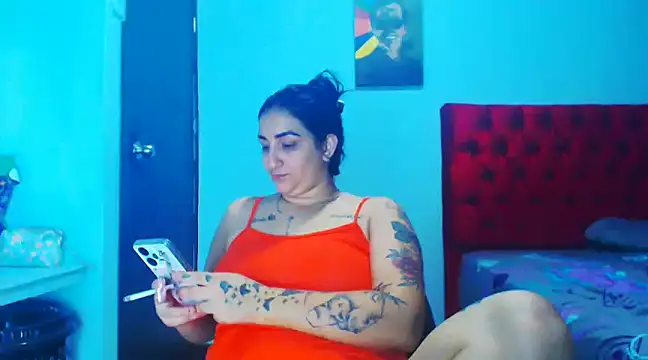 Snapshot of liz_dirty chatting on December 3, 2024, 11:07 pm liz dirty online show from December 3, 2024, 11:07 pm