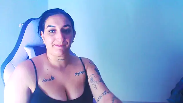 Snapshot of liz_dirty chatting on April 6, 2026, 10:44 pm liz dirty online show from April 6, 2026, 10:44 pm