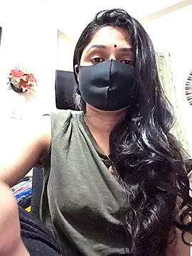 Snapshot of Suvosri chatting on April 19, 2026, 5:36 pm Suvosri online show from April 19, 2026, 5:36 pm