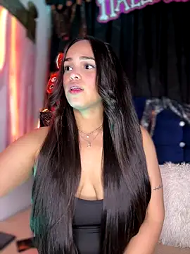 Snapshot of Merloth chatting on October 11, 2025, 10:33 pm Merloth online show from October 11, 2025, 10:33 pm