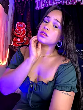 Snapshot of Merloth chatting on October 12, 2025, 10:44 pm Merloth online show from October 12, 2025, 10:44 pm