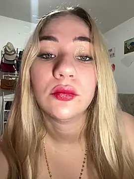 Snapshot of Celestedubois chatting on May 8, 2026, 9:29 pm Celestedubois online show from May 8, 2026, 9:29 pm