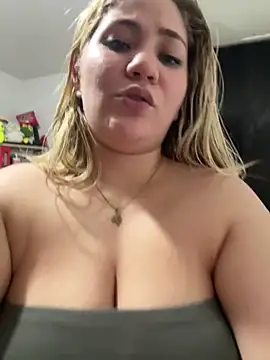 Snapshot of Celestedubois chatting on December 9, 2024, 9:06 am Celestedubois online show from December 9, 2024, 9:06 am
