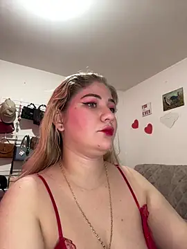 Snapshot of Celestedubois chatting on May 6, 2026, 6:23 pm Celestedubois online show from May 6, 2026, 6:23 pm