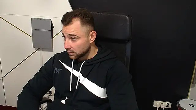 Snapshot of DuncanStone chatting on November 15, 2025, 6:06 am DuncanStone online show from November 15, 2025, 6:06 am