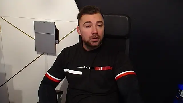 Snapshot of DuncanStone chatting on September 19, 2025, 4:05 am DuncanStone online show from September 19, 2025, 4:05 am