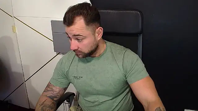 Snapshot of DuncanStone chatting on October 9, 2025, 4:46 am DuncanStone online show from October 9, 2025, 4:46 am