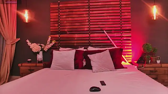 Snapshot of EllaViceX chatting on November 22, 2025, 5:28 am EllaViceX online show from November 22, 2025, 5:28 am