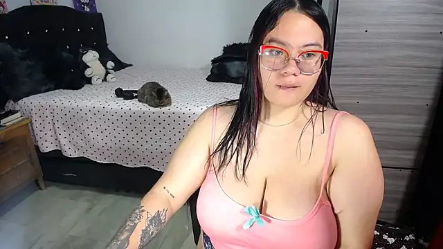 SharaPatinson online show from October 14, 2025, 8:31 pm