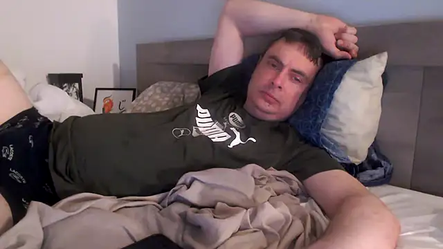freddy0222222 online show from May 24, 2026, 8:09 pm