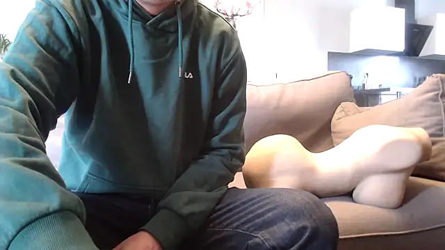 freddy0222222 online show from May 8, 2026, 7:56 am