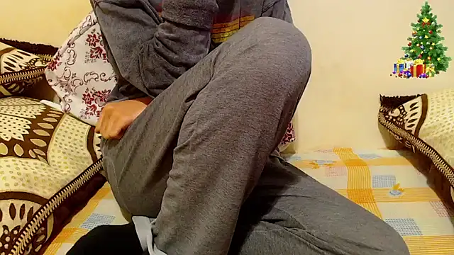 Alexdelarge323 online show from December 18, 2025, 11:58 am