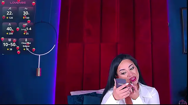 Snapshot of MadyLuxxx chatting on March 25, 2026, 7:57 pm MadyLuxxx online show from March 25, 2026, 7:57 pm