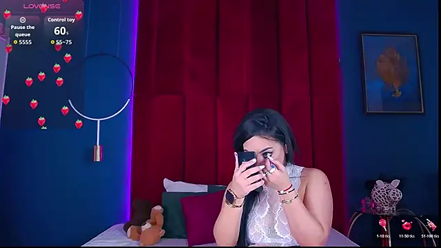 Snapshot of MadyLuxxx chatting on April 4, 2026, 7:20 pm MadyLuxxx online show from April 4, 2026, 7:20 pm