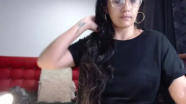 Snapshot of Lucynaugthyy chatting on September 19, 2025, 12:09 pm Lucynaugthyy online show from September 19, 2025, 12:09 pm