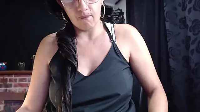 Snapshot of Lucynaugthyy chatting on October 8, 2025, 12:50 pm Lucynaugthyy online show from October 8, 2025, 12:50 pm