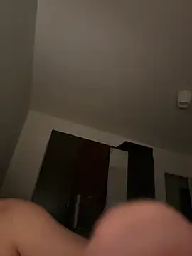 Tomhot3869 online show from October 15, 2025, 7:44 pm