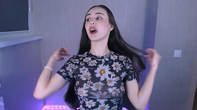 EmiliEliott online show from December 7, 2024, 2:14 am