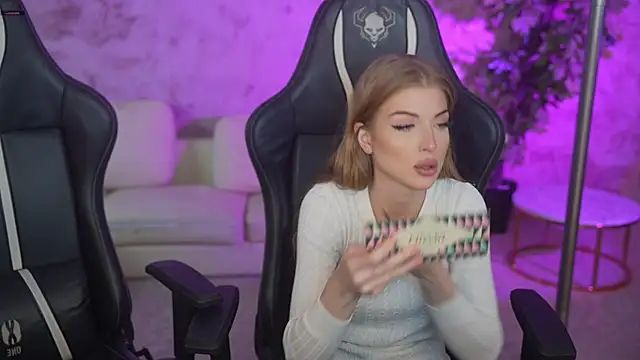 Jasmine Flow online show from November 20, 2025, 8:48 am