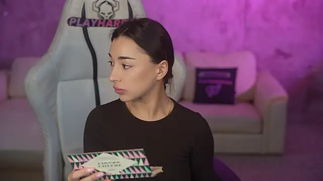 Jasmine Flow online show from February 25, 2026, 8:14 am