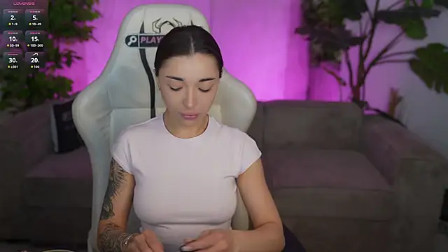 Snapshot of Jasmine_Flow chatting on April 24, 2026, 6:59 am Jasmine Flow online show from April 24, 2026, 6:59 am