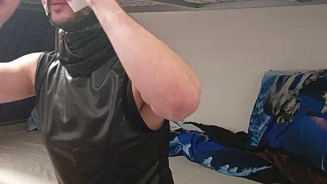 Snapshot of WichyHOT_Latex chatting on February 1, 2026, 3:05 am WichyHOT Latex online show from February 1, 2026, 3:05 am