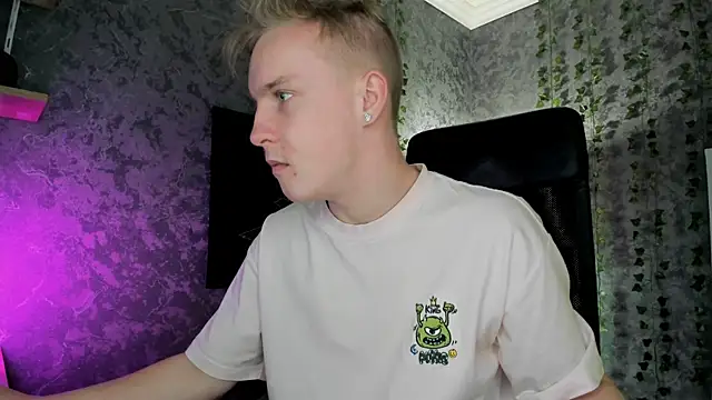 AlexxSweet online show from November 1, 2025, 7:02 am