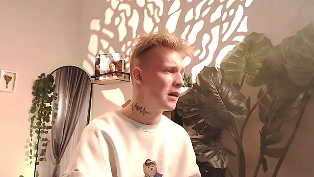 AlexxSweet online show from April 25, 2026, 7:11 am