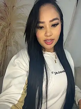 Snapshot of Luisa_Fernandaa chatting on March 8, 2026, 11:19 pm Luisa Fernandaa online show from March 8, 2026, 11:19 pm