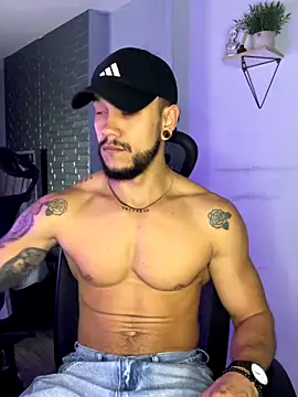 ARON TAYLER01 online show from November 25, 2025, 10:26 am