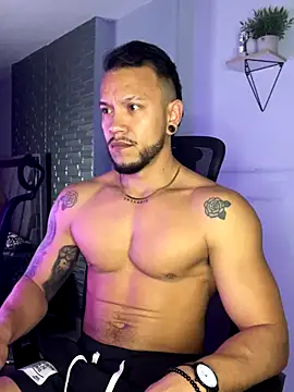 ARON TAYLER01 online show from September 28, 2025, 10:22 am