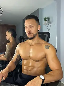 ARON TAYLER01 online show from March 21, 2025, 12:39 pm