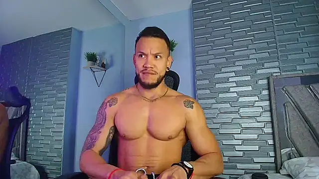 ARON TAYLER01 online show from February 11, 2026, 10:26 am