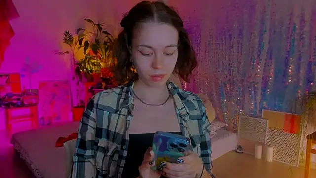 Snapshot of poli__ chatting on March 4, 2025, 8:05 pm poli   online show from March 4, 2025, 8:05 pm