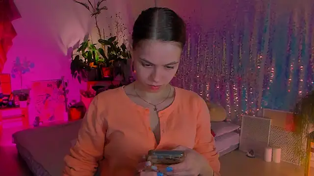 Snapshot of poli__ chatting on February 1, 2025, 11:06 pm poli   online show from February 1, 2025, 11:06 pm