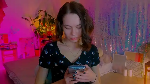 Snapshot of poli__ chatting on March 3, 2025, 12:12 am poli   online show from March 3, 2025, 12:12 am