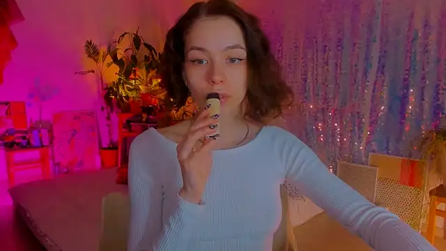 Snapshot of poli__ chatting on March 13, 2025, 8:43 pm poli   online show from March 13, 2025, 8:43 pm