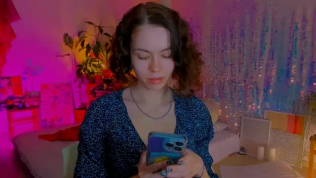 Snapshot of poli__ chatting on March 7, 2025, 10:54 pm poli   online show from March 7, 2025, 10:54 pm