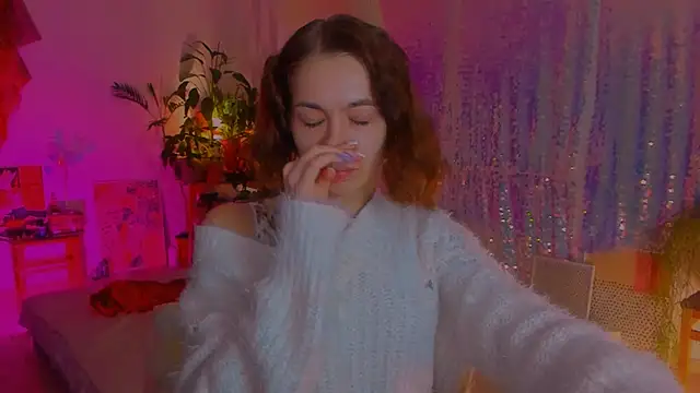 Snapshot of poli__ chatting on February 11, 2025, 12:06 am poli   online show from February 11, 2025, 12:06 am