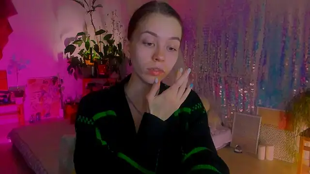 Snapshot of poli__ chatting on February 9, 2025, 9:28 pm poli   online show from February 9, 2025, 9:28 pm