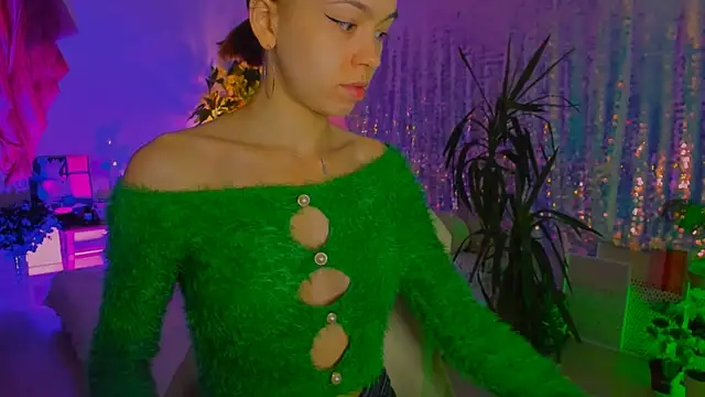 Snapshot of poli__ chatting on October 25, 2025, 7:03 pm poli   online show from October 25, 2025, 7:03 pm